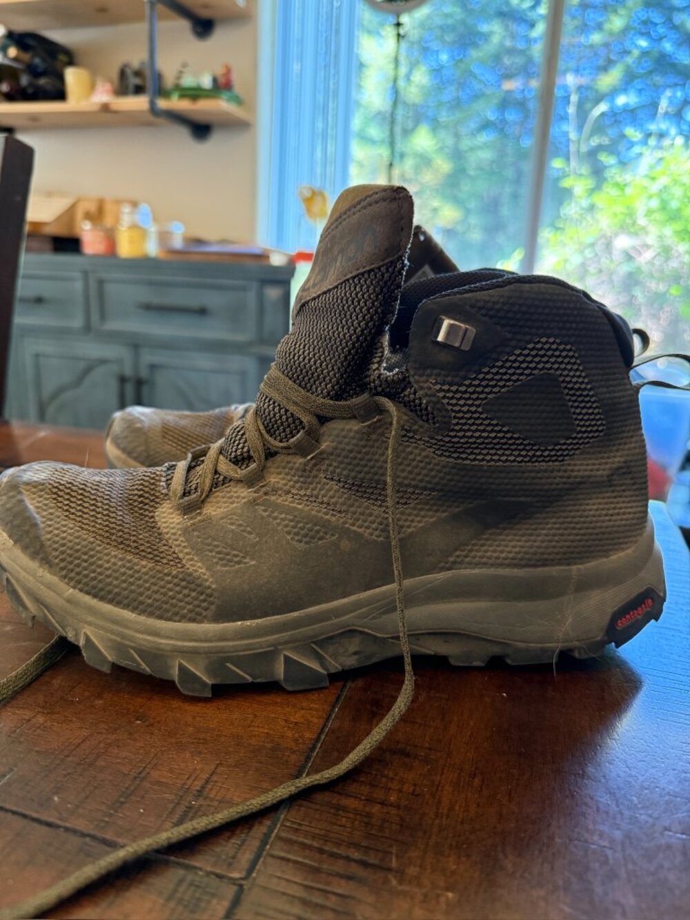 SALOMON Men's Hiking Boots, GUC, size 8.5